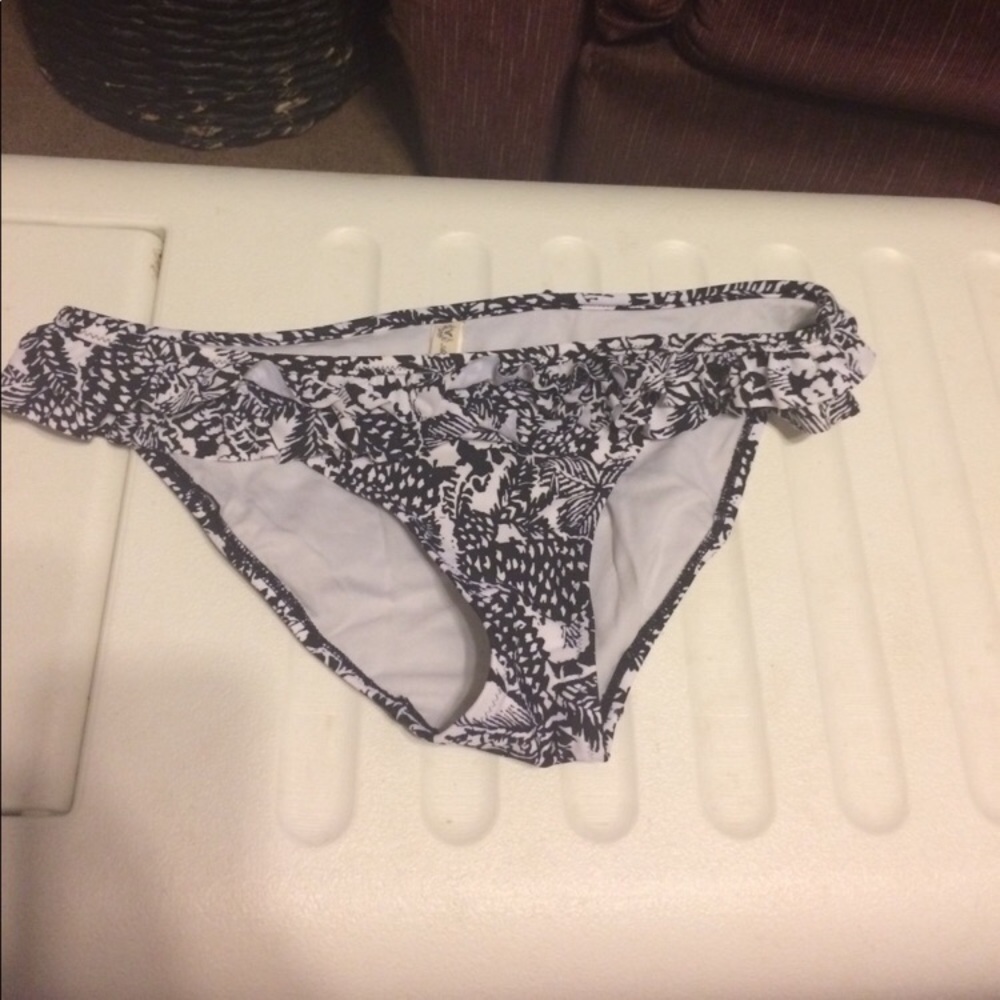 Bikini bundle! Size medium - Picture 3 of 8